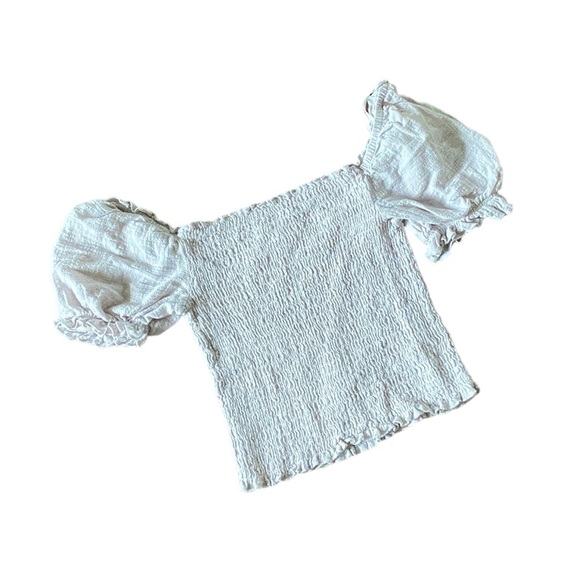 {One Clothing} fitted elastic peasant puffy sleeve crop top - Picture 2 of 7